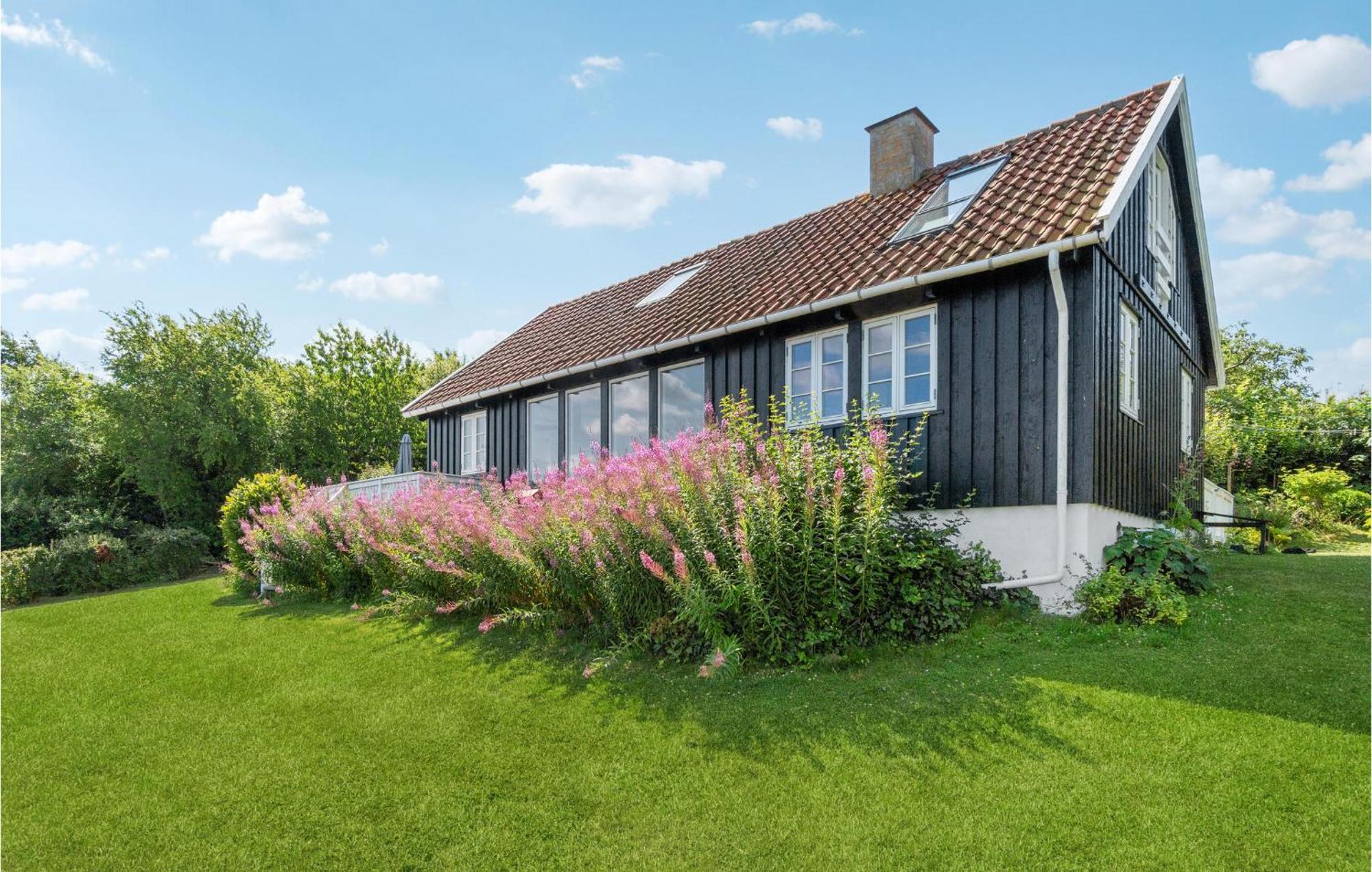 Lovely Home In Svaneke With House Sea View 外观 照片